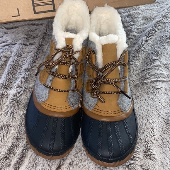 - Sorel boots - Picture 4 of 4